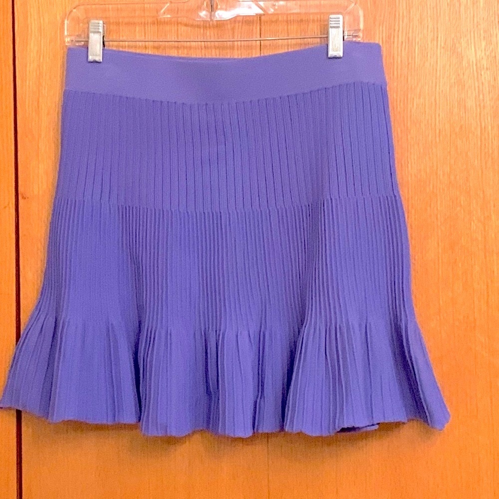Elle M periwinkle blue woven knit 17” skater skirt fluted pleated stretch EUC